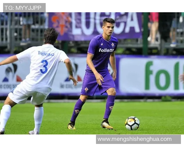 足球星二代接班踢球大秀技术引关注视频精彩瞬间回顾